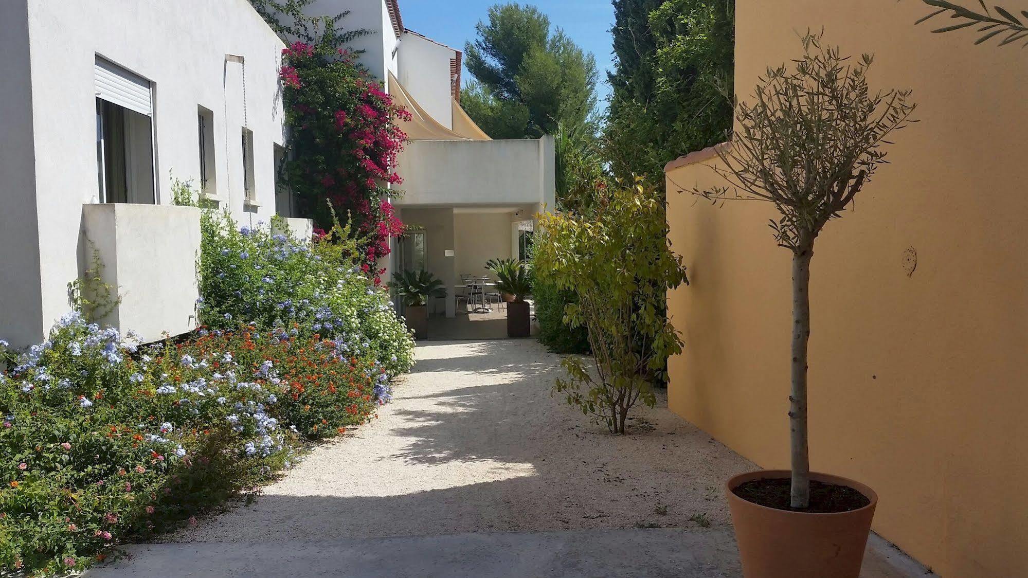 Le Synaya Hotel Sanary-sur-Mer Exterior photo